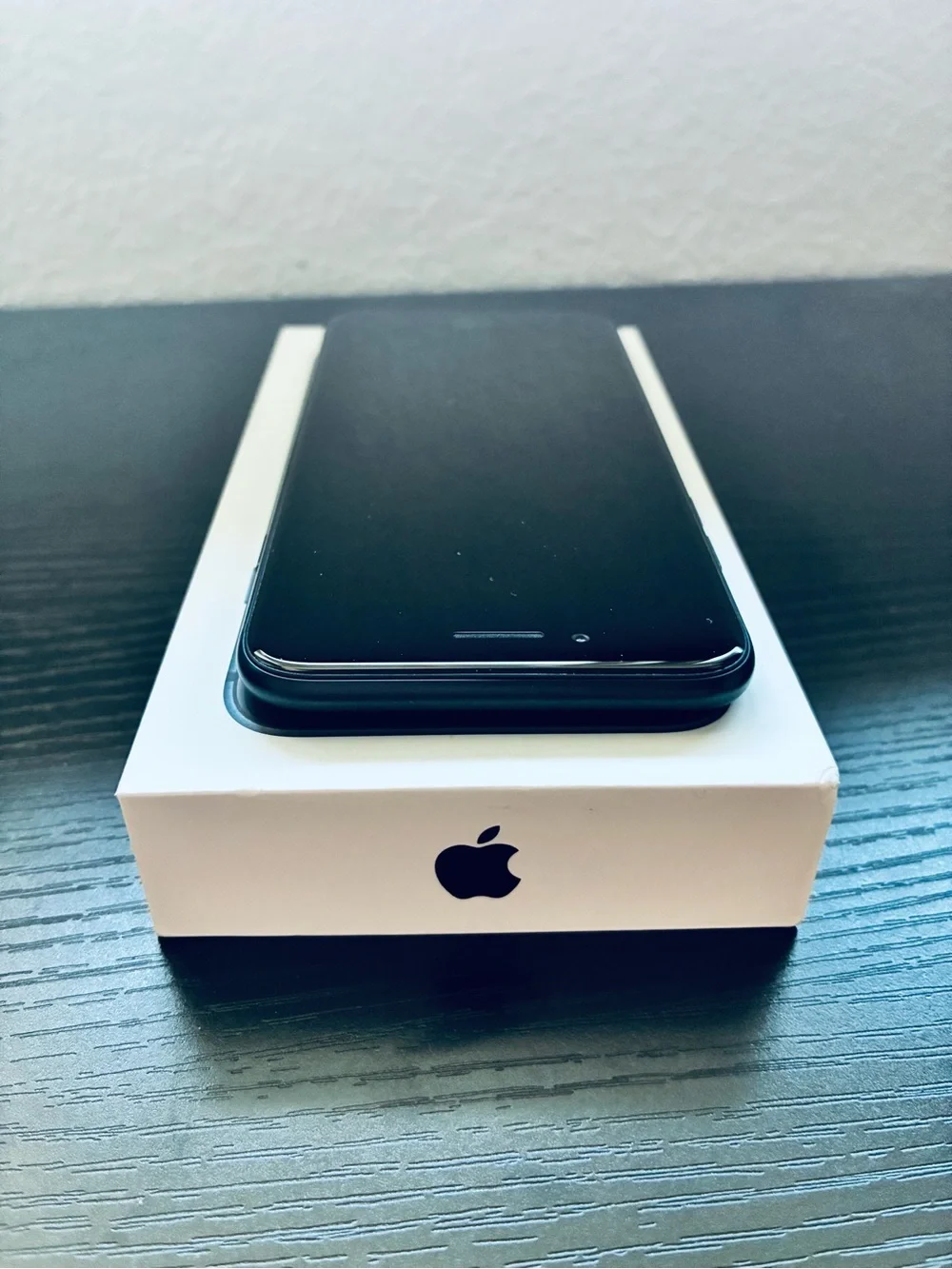 Apple iPhone SE 3rd Generation Bundle (Midnight)
